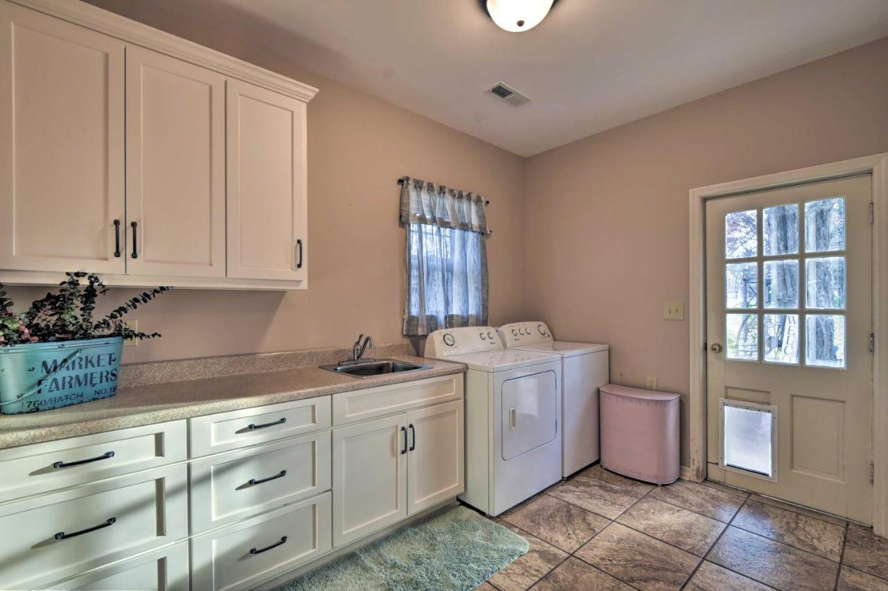 Charming Florence Getaway With Fireplace And Grill! Exterior foto
